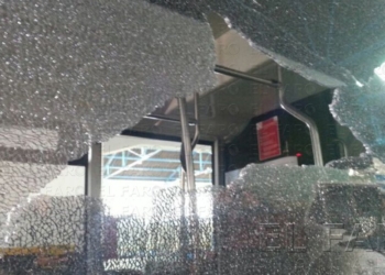 La COA sufre otro apedreamiento y decide supender la línea de Mariuari