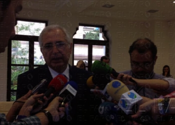 Imbroda: “Melilla no puede aceptar que haya tantas personas en el CETI”