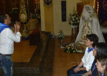 Los rocieros piden a la Virgen, con una romería, su protección y cariño