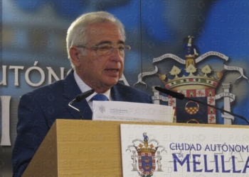 Imbroda desmiente a Escobar y dice que  se contratan abogados “si es necesario”