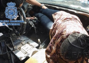 La Policía Nacional rescata a dos inmigrantes de sendos dobles fondos