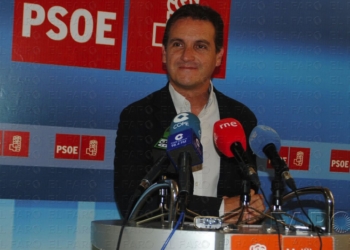 Escobar critica que Imbroda hiciera propaganda con las casas regionales