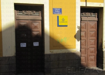 UGT dice que el cierre de Correos de Pablo Vallescá causa largas esperas a los usuarios
