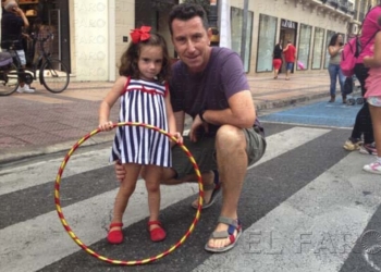 Cientos de melillenses  se echan a la calle para disfrutar como nunca de una Avenida sin coches