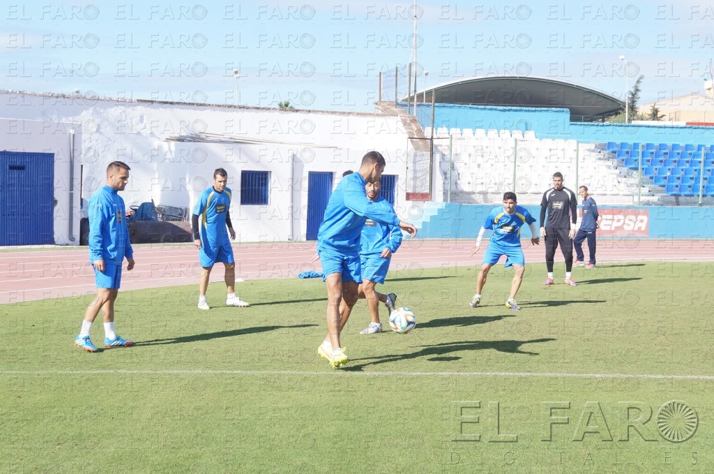 El plantel azulino prepara el duelo ante el invicto UCAM