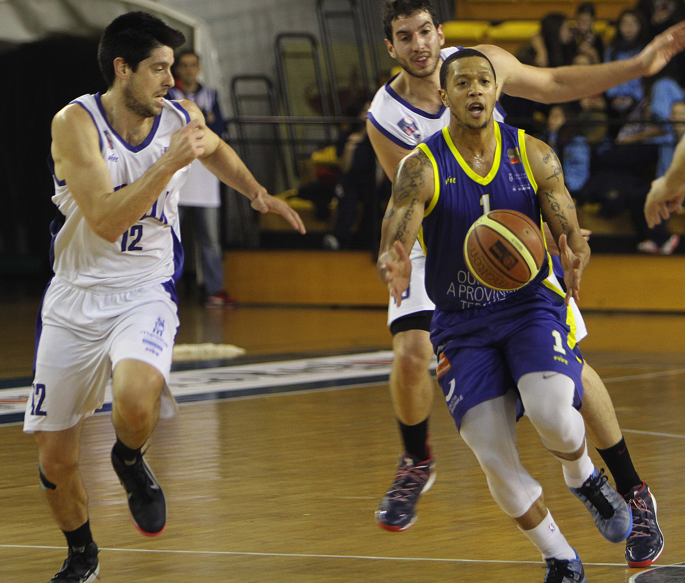 Melilla sale vapuleado de Ourense