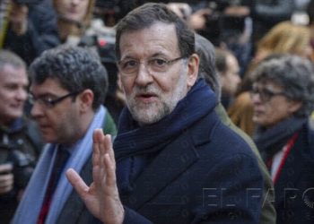 Rajoy reúne hoy a los barones del PP con la idea de designar más candidatos electorales