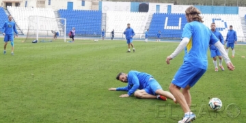 Imagen del entrenamiento de ayer, que fue regenerativo para los jugadores titulares y que jugaron en el encuentro ante el Arroyo.