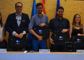 Robles: “Vais a ser médicos de familia y matronas para toda la vida”