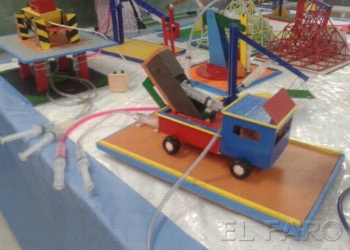 Tecnología, artistas y fotos, en las exposiciones de fin de curso del Rusadir