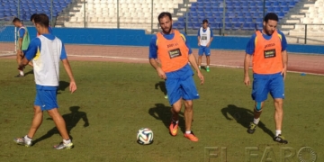 Pedro Bolaños (d), será la única baja del conjunto que entrena Fernando Currás.