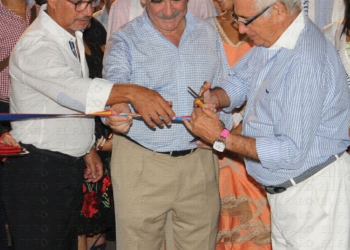 Imbroda anima a divertirse en una Feria “muy consolidada” en la plaza San Lorenzo