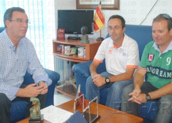 Miranda, García y Guillot, en el despacho del consejero de Deportes.
