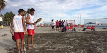 Los melillenses, instantes antes del inicio de los cuartos de final.