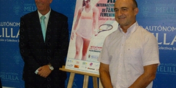 Momento de la presentación del cartel anunciador de la competición internacional que se celebrará en tierras melillenses.