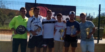 Jugadores melillenses junto a sus respectivas parejas que compitieron en el Campeonato de España.