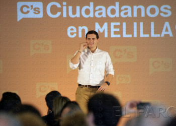 Rivera dice en Melilla que Europa "debe mojarse" y controlar la inmigración