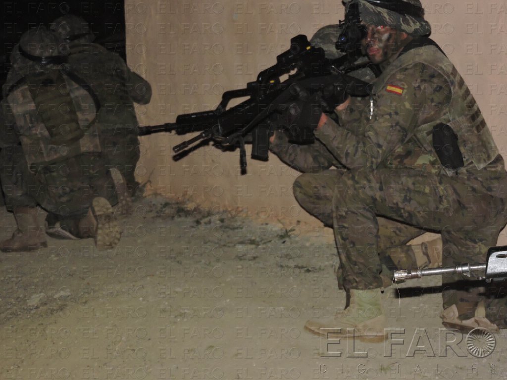 Soldados de Melilla entrenan en Almería para el rescate de rehenes de terroristas