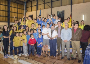 El Club Natación Melilla se alza con el triunfo en el Trofeo de Navidad