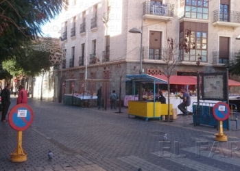 Abierto el mercado de García Cabrelles con juguetes y chuches