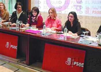 Las mujeres refugiadas ‘se sientan’ en la mesa redonda por la Igualdad del PSOE