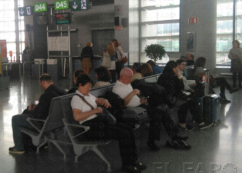 Más de 300 pasajeros se quedan sin volar por los efectos de una climatología adversa