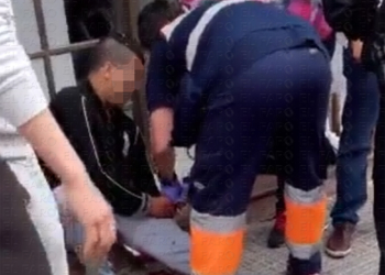 Un mena y un chico marroquí, heridos con arma blanca por tres individuos en el centro