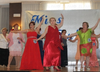 Loli Andújar se convierte en la Miss Aulas 2016 en el Hotel Melilla Puerto