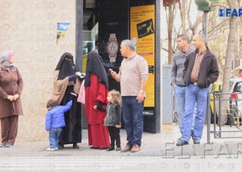 En Melilla pocas mujeres hacen uso del niqab, pero vestirlo genera un vivo debate e incluso un evidente rechazo entre algunos ciudadanos.