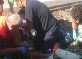 Un socorrista fuera de servicio salva la vida a un joven de 23 años que sufrió un corte de digestión