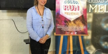 el faro Isabel Moreno, viceconsejera de Juventud, durante la presentación de la carrera.