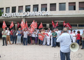 Los celadores agradecen el refuerzo en la farmacia del Comarcal, pero es “insuficiente”