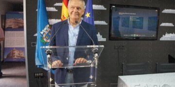 El presidente de la Fundación Melilla Monumental, Francisco Javier Calderón, durante la rueda de prensa.