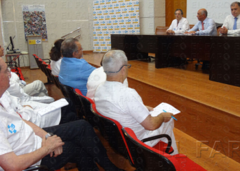 Melguizo visita Melilla para anunciar el inicio de la contratación de 18 sanitarios