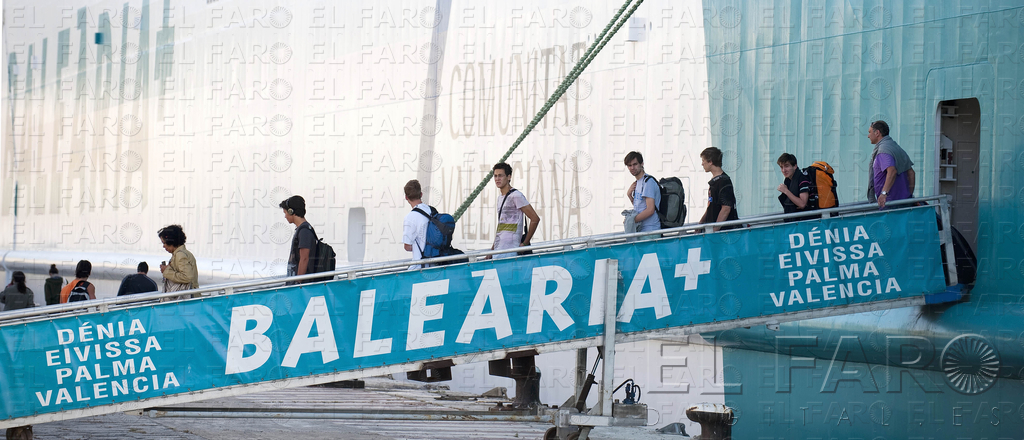 El barco de Balearia conectará la ciudad con la península en 4 horas