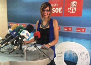 Sabrina Moh, miembro de la Gestora del PSOE, durante la rueda de prensa.