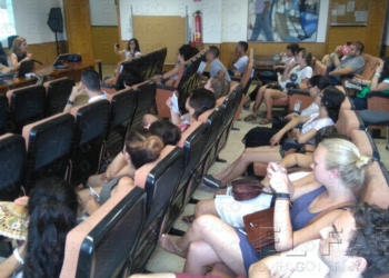 Una veintena de estudiantes de EEUU estudia la interculturalidad de Melilla