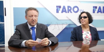 Cristóbal Martínez e Isabel Viruet, en el plató de FaroTV Melilla el pasado martes antes de partir hacia Málaga.