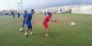 El centrocampista de la UD Melilla se ejercita en el campo anexo del municipal Álvarez Claro.