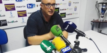 Josu Uribe, primer entrenador de la UD Melilla.