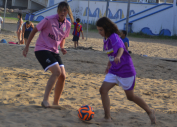 Nerea es una de las firmes promesas del fútbol femenino y en esta ocasión jugará junto a Lorena.