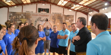 Antonio Miranda pidió a las jugadoras que defiendan con dignidad el nombre de Melilla por los campos de la categoría.
