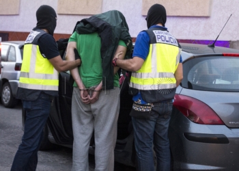 GRA004 MELILLA, 28/09/2016.- Cinco presuntos yihadistas han sido detenidos por la policía en España, Alemania y Bélgica en una operación conjunta llevada a cabo por las fuerzas de seguridad de los tres países. En España fueron detenidas tres personas -dos en Barcelona y una en Melilla (imagen)-, en Wuppertal (Alemania) otra y una más en Bruselas. EFE/Blasco de Avellaneda