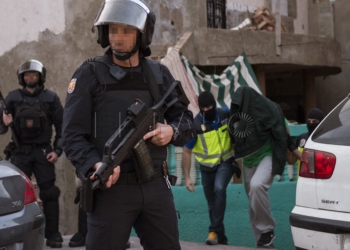 GRA010 MELILLA, 28/09/2016.- Cinco presuntos yihadistas han sido detenidos por la policía en España, Alemania y Bélgica en una operación conjunta llevada a cabo por las fuerzas de seguridad de los tres países. En España fueron detenidas tres personas -dos en Barcelona y una en Melilla (imagen)-, en Wuppertal (Alemania) otra y una más en Bruselas. EFE/Blasco de Avellaneda