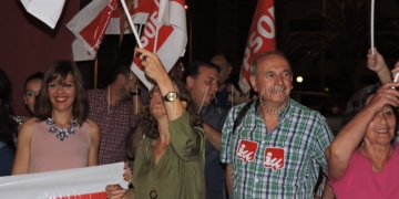 Rosendo Quero se reafirma en su decisión de aparecer en la pegada de carteles del pasado 26-J junto a la socialista Gloria Rojas.