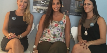 María de los Ángeles Gallardo, coordinadora (d), junto al resto de terapeutas.