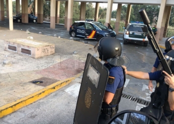 Detenidos dos jóvenes melillenses por el ataque a la Policía en La Cañada