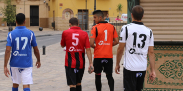 Los jugadores del conjunto unionista, el día que se llevó a cabo la presentación de las equipaciones de la presente temporada en la zona del Pueblo.