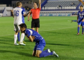 La salida de Nando de la Rosa en el segundo tiempo del partido frente al Real Jaén aportó rigor y orden a la medular unionista.