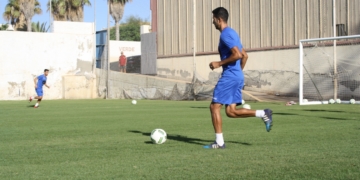 Uno de los capitanes, Mahanan, entrenando en el anexo.